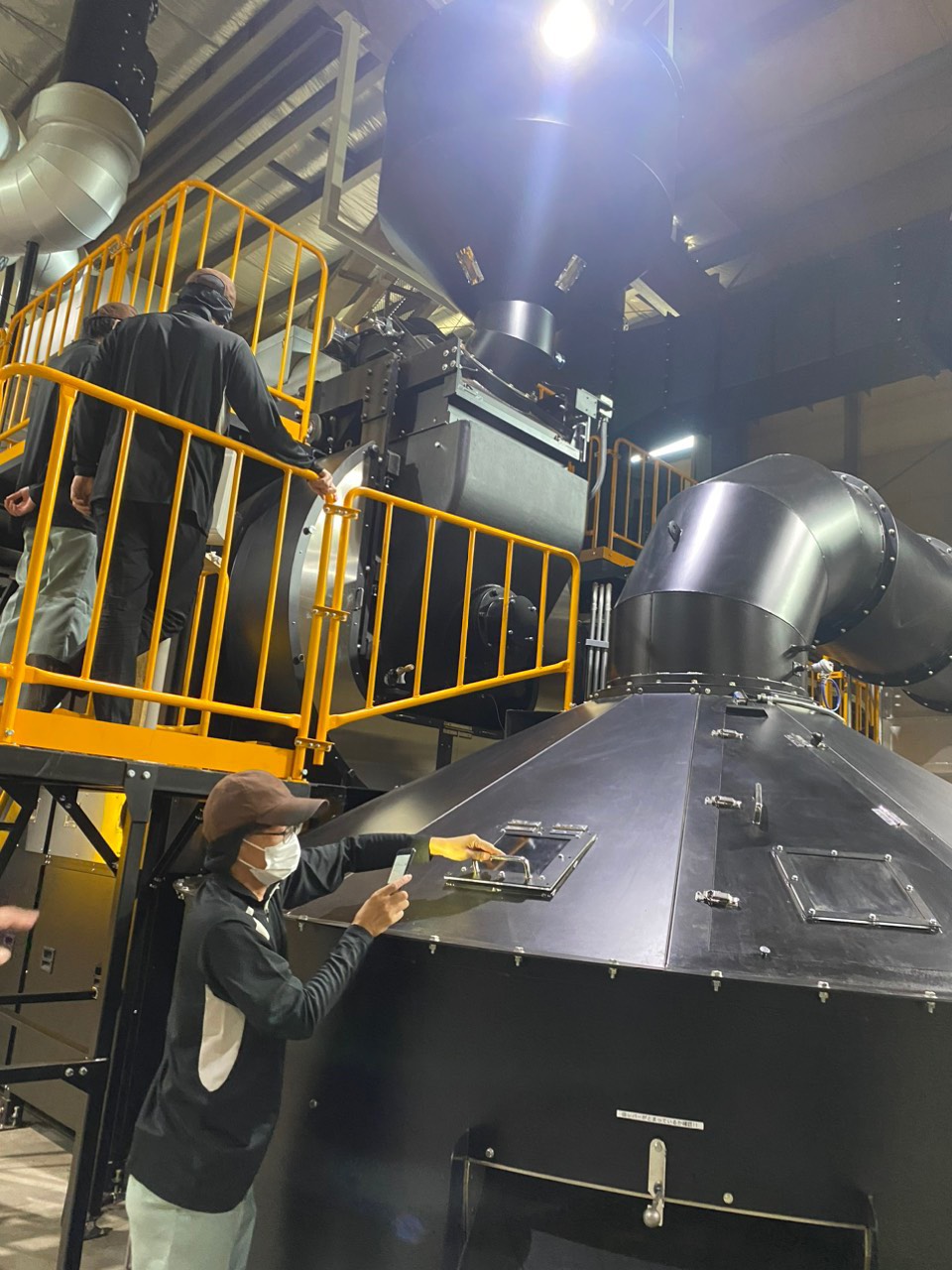 Thiết bị trong nhà máy sản xuất